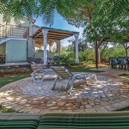 Cozy Apartment In Tar With House Sea View Tar-Vabriga Esterno foto