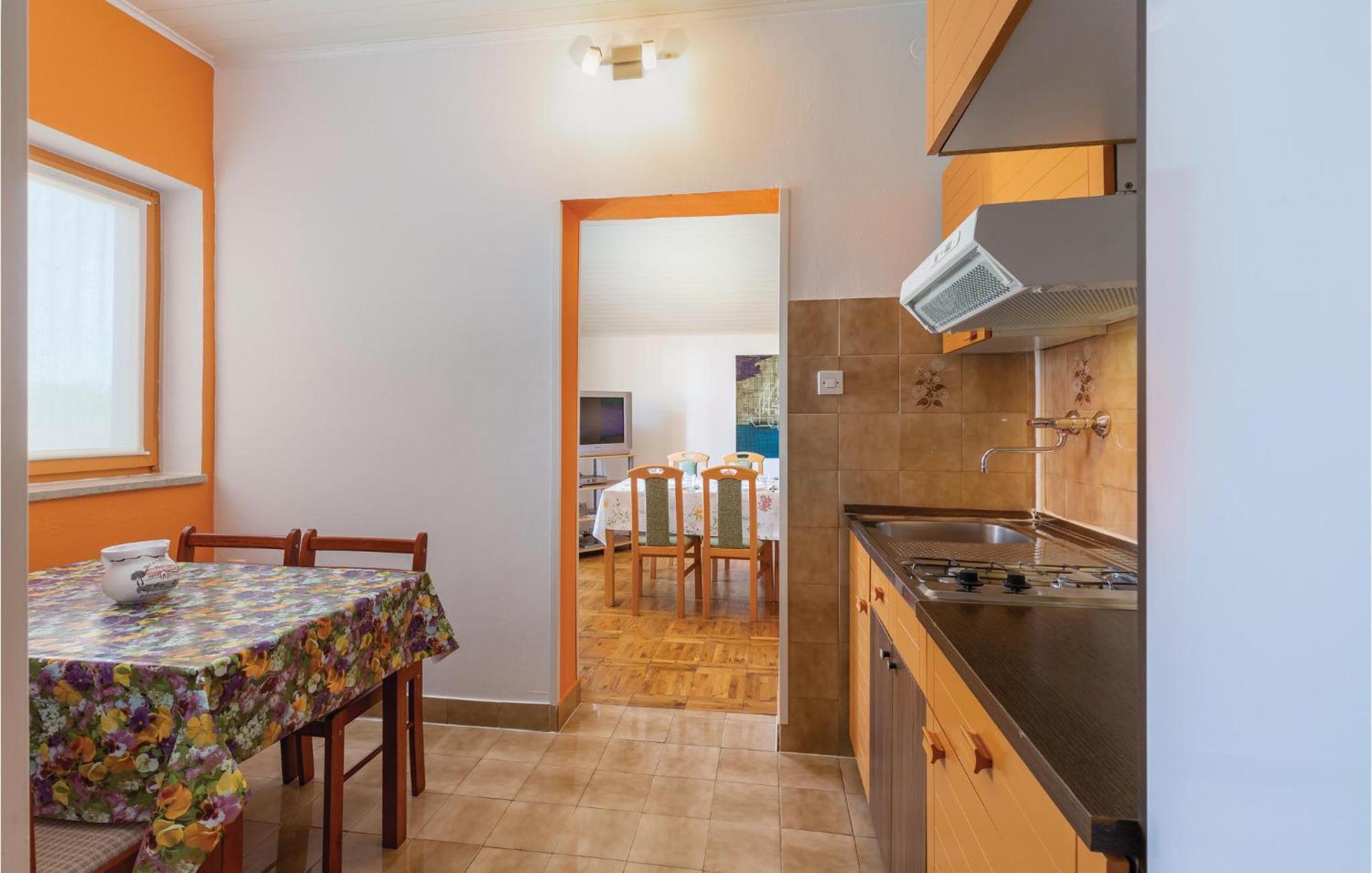 Cozy Apartment In Tar With House Sea View Tar-Vabriga Esterno foto
